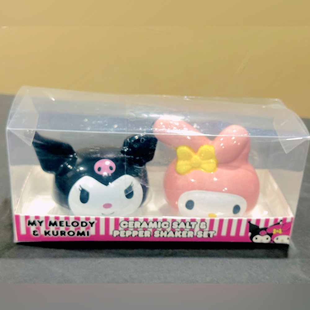 MY MELODY & KUROMI SALT & PEPPER SHAKER SET